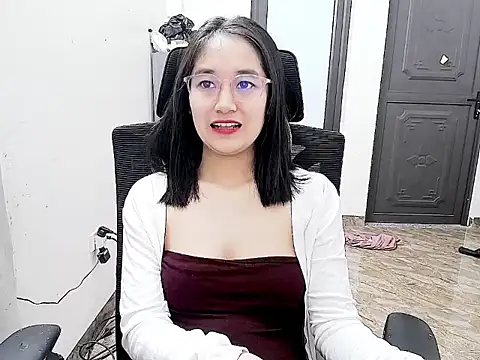 Shulee- online show from February 2026 03:26:02 AM