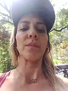 Snapshot of Monita_Med chatting on May 2026 04:04:02 PM Monita Med online show from May 2026 04:04:02 PM
