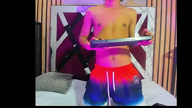 jhonaEstrada online show from January 2026 03:56:02 AM