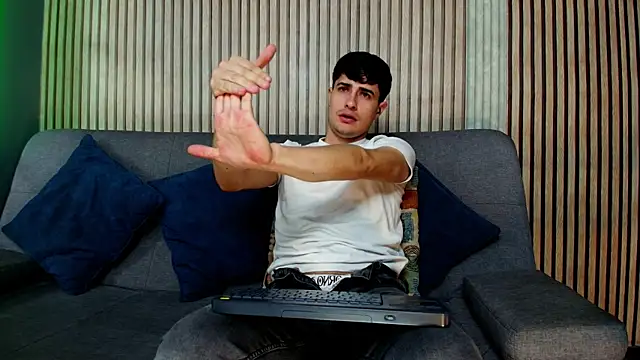 bro friends online show from January 2026 12:26:01 AM