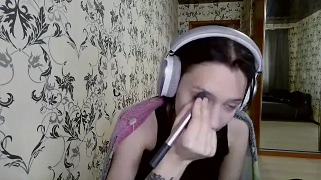 LxayBloom online show from April 2026 10:46:02 AM