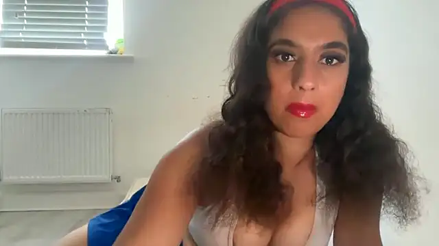 Snapshot of fayfay21@xh chatting on June 2026 04:31:01 PM fayfay21xh online show from June 2026 04:31:01 PM
