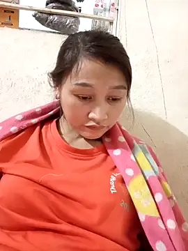 yumyum112 online show from February 2026 01:21:01 PM