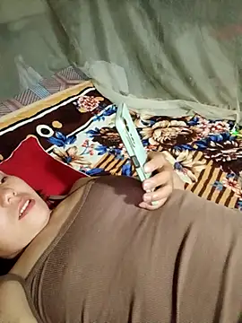 vanvan005 online show from April 2026 01:28:01 PM