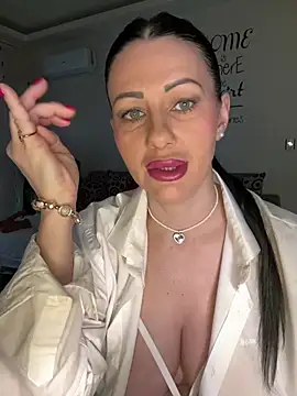 IRISWHITE17 online show from April 2026 05:44:02 AM