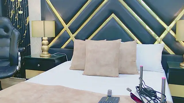 VioletFroost online show from April 2026 07:29:02 PM