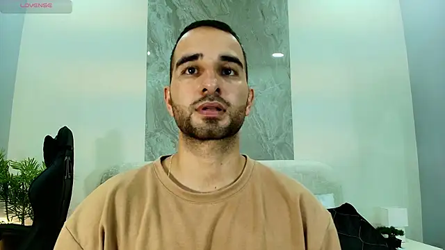 Snapshot of lorenzo_walker_1 chatting on July 2026 05:37:01 PM lorenzo walker 1 online show from July 2026 05:37:01 PM
