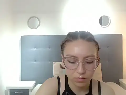 mia vegga online show from January 2026 08:21:01 PM