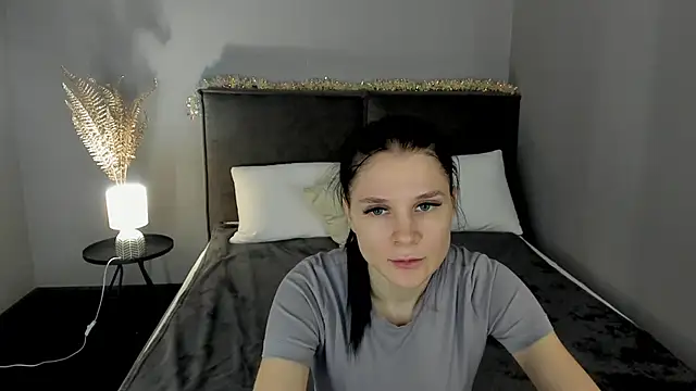 SkinyJoys online show from February 2026 01:59:02 AM