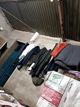 Hot hiuj online show from March 2026 08:17:01 PM