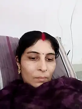 Snapshot of Hot_ree85 chatting on April 2026 10:32:02 AM Hot ree85 online show from April 2026 10:32:02 AM