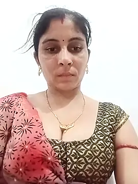 Snapshot of Hot_ree85 chatting on May 2026 04:56:02 PM Hot ree85 online show from May 2026 04:56:02 PM