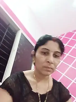 Snapshot of Hot_ree85 chatting on May 2026 04:29:01 AM Hot ree85 online show from May 2026 04:29:01 AM