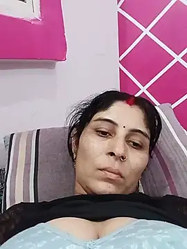 Snapshot of Hot_ree85 chatting on May 2026 02:47:02 PM Hot ree85 online show from May 2026 02:47:02 PM
