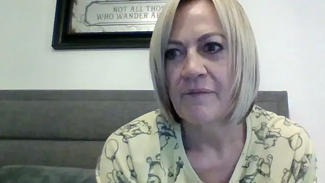 Snapshot of Milfshake227 chatting on April 2026 05:27:02 AM Milfshake227 online show from April 2026 05:27:02 AM
