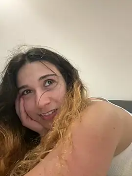 joanaguerreiru online show from March 2026 01:21:01 AM