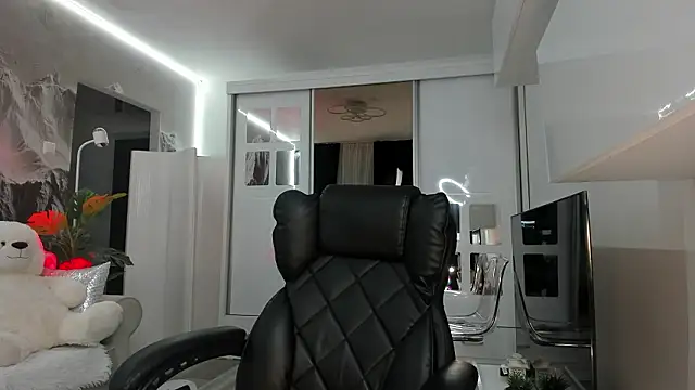 Ivy Bellee online show from February 2026 05:48:01 AM