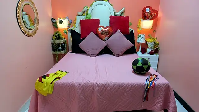 Dalila Najjar  online show from June 2026 02:33:01 PM