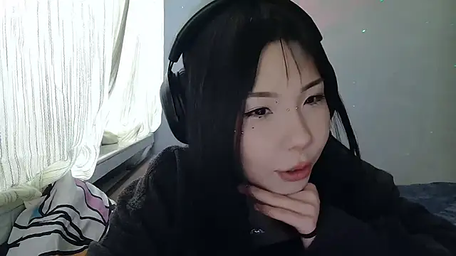 AprilOnilll online show from January 2026 08:19:01 AM