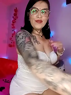 Casandramillf online show from March 2026 07:40:01 PM