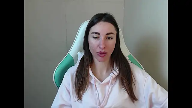 cammila horn online show from March 2026 07:01:02 AM