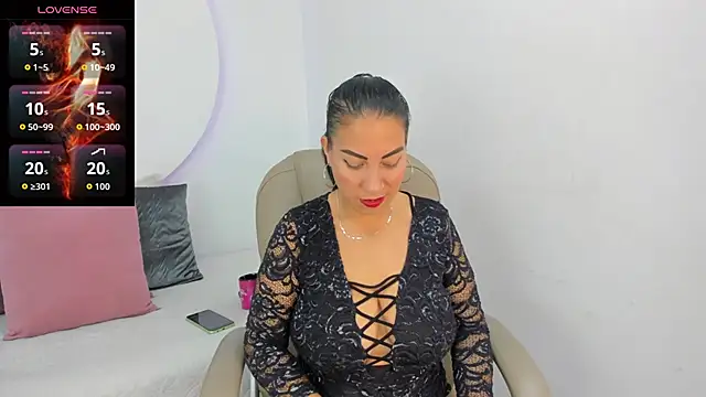 AmberJoyMilf online show from April 2026 12:07:01 PM