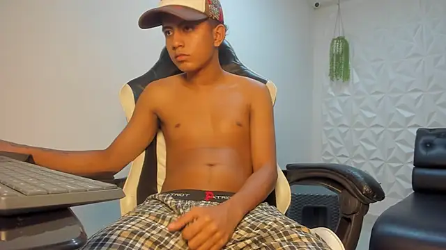 Alluringangel23 online show from January 2026 01:33:01 AM