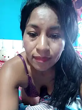 Snapshot of Saraa_xx chatting on February 2026 07:18:01 PM Saraa xx online show from February 2026 07:18:01 PM