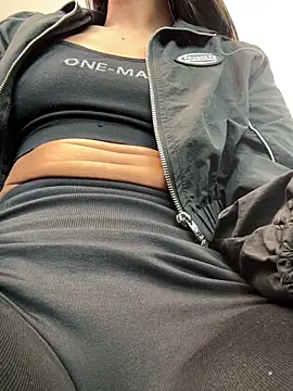 TaylorrHill online show from April 2026 10:23:02 PM