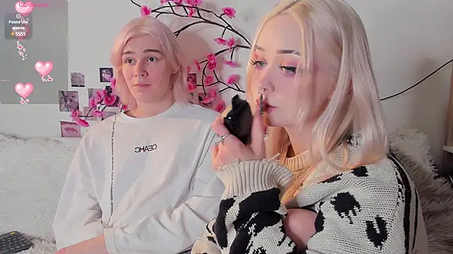 SweetheartsFriends online show from April 2026 09:23:01 PM