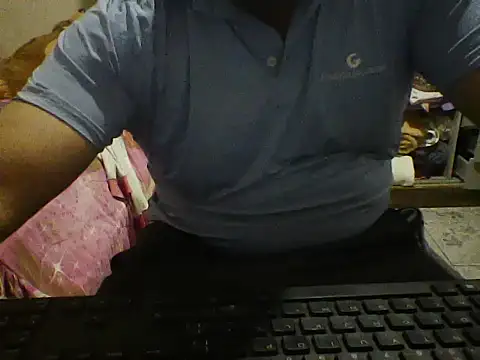 Twoo18 online show from January 2026 12:21:01 PM