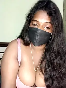 Milky Julia online show from July 2026 07:18:02 PM