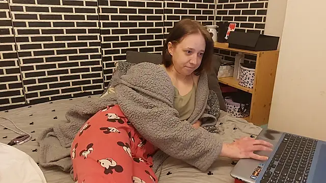 Spatgirl online show from February 2026 09:22:02 PM