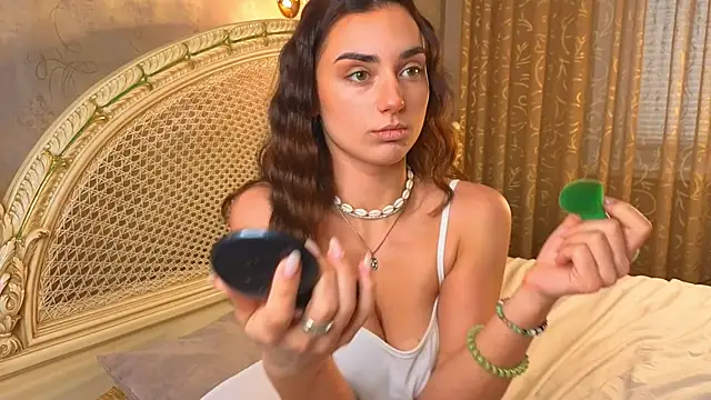 MinnaShummon online show from January 2026 09:58:02 AM