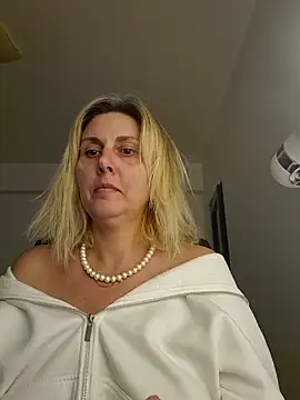 Amelia9798 online show from March 2026 05:19:02 PM