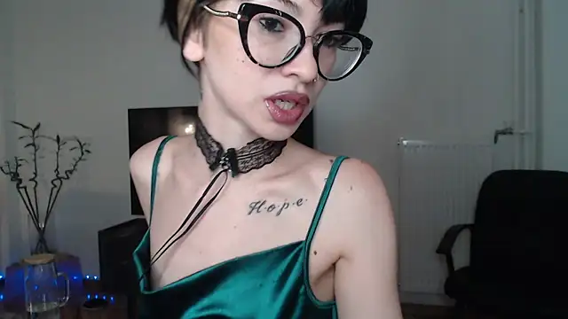 Snapshot of Marley_Queen chatting on June 2026 09:04:02 AM Marley Queen online show from June 2026 09:04:02 AM
