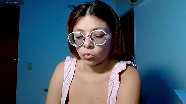 Snapshot of Princess_Venus chatting on April 2026 07:39:01 AM Princess Venus online show from April 2026 07:39:01 AM