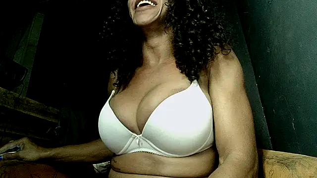 Snapshot of paolla23cm_brasil chatting on May 2026 03:24:02 AM paolla23cm brasil online show from May 2026 03:24:02 AM
