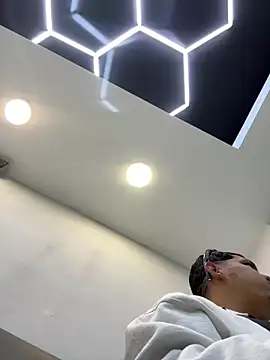 Snapshot of Steven24r30 chatting on January 2026 01:37:02 PM Steven24r30 online show from January 2026 01:37:02 PM