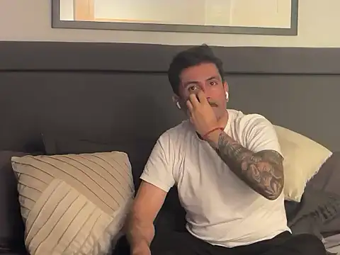 LukasMackenna online show from April 2026 04:48:01 AM