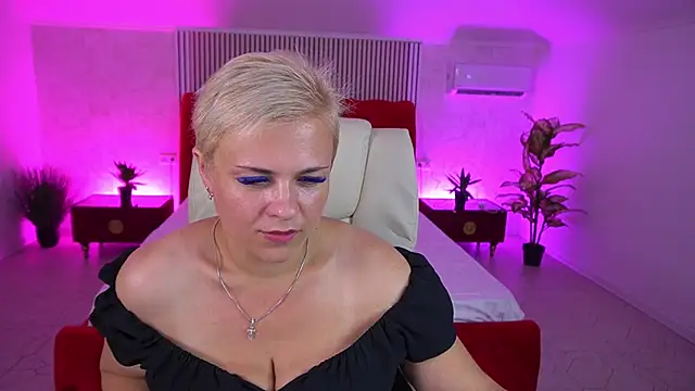 CrystalVibe online show from July 2026 08:52:01 PM