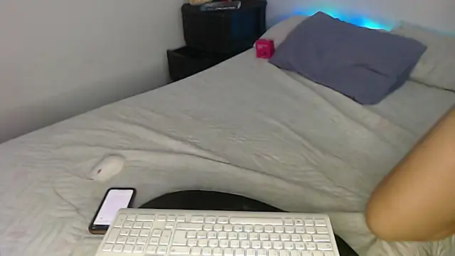 AuraFuego online show from April 2026 11:14:02 AM