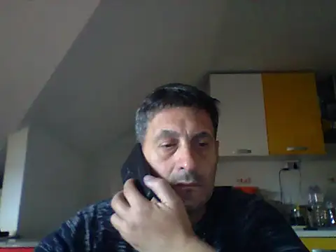 Snapshot of colosone chatting on October 2025 12:39:01 PM colosone online show from October 2025 12:39:01 PM