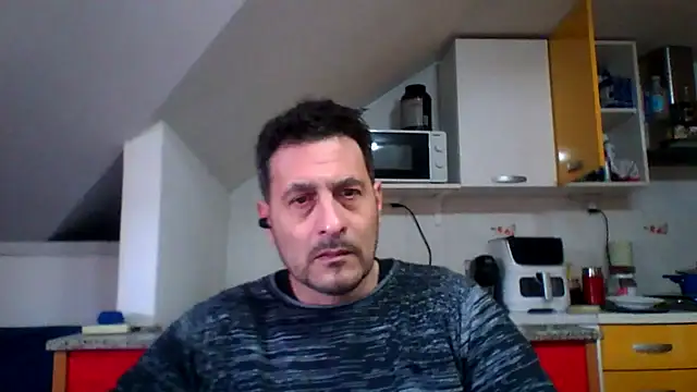 Snapshot of colosone chatting on February 2026 11:15:02 AM colosone online show from February 2026 11:15:02 AM