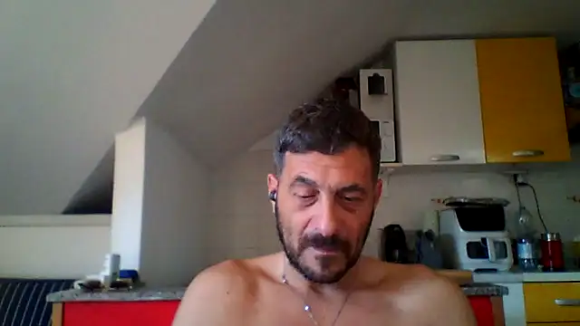 Snapshot of colosone chatting on May 2026 06:41:02 AM colosone online show from May 2026 06:41:02 AM