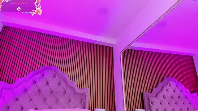 Violett hott  online show from April 2026 01:41:01 PM