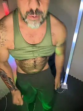 wolfbucker online show from February 2026 06:46:01 AM