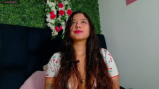 AnnaSmiles online show from April 2026 06:11:02 PM