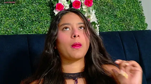 AnnaSmiles online show from April 2026 08:33:01 PM