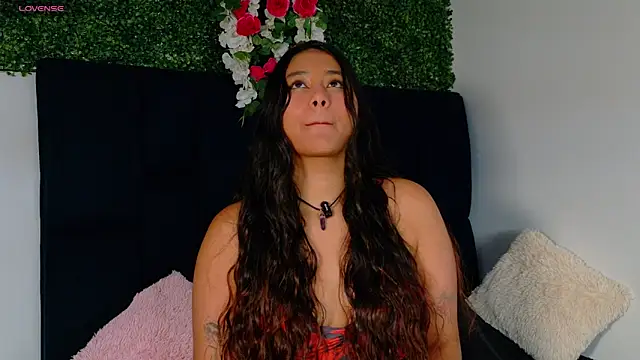 Snapshot of AnnaSmiles chatting on May 2026 04:15:02 PM AnnaSmiles online show from May 2026 04:15:02 PM